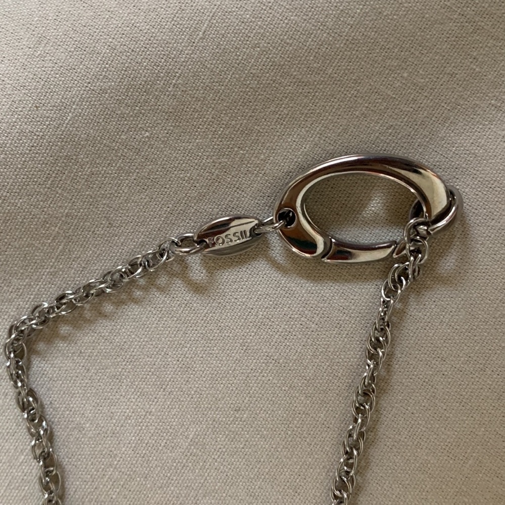 Fossil necklaces with key and heart pendants - Picture 5 of 6